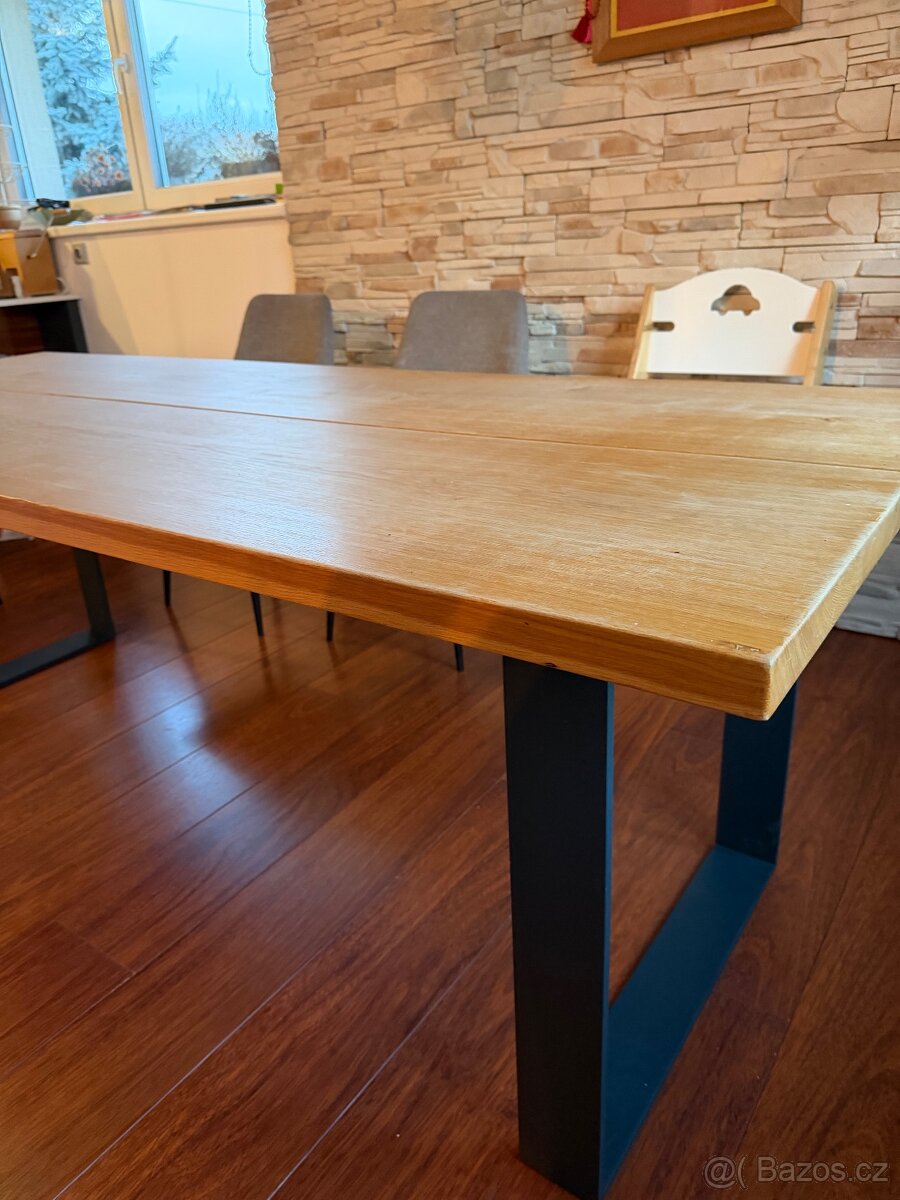 Jídelní stůl velký - 2