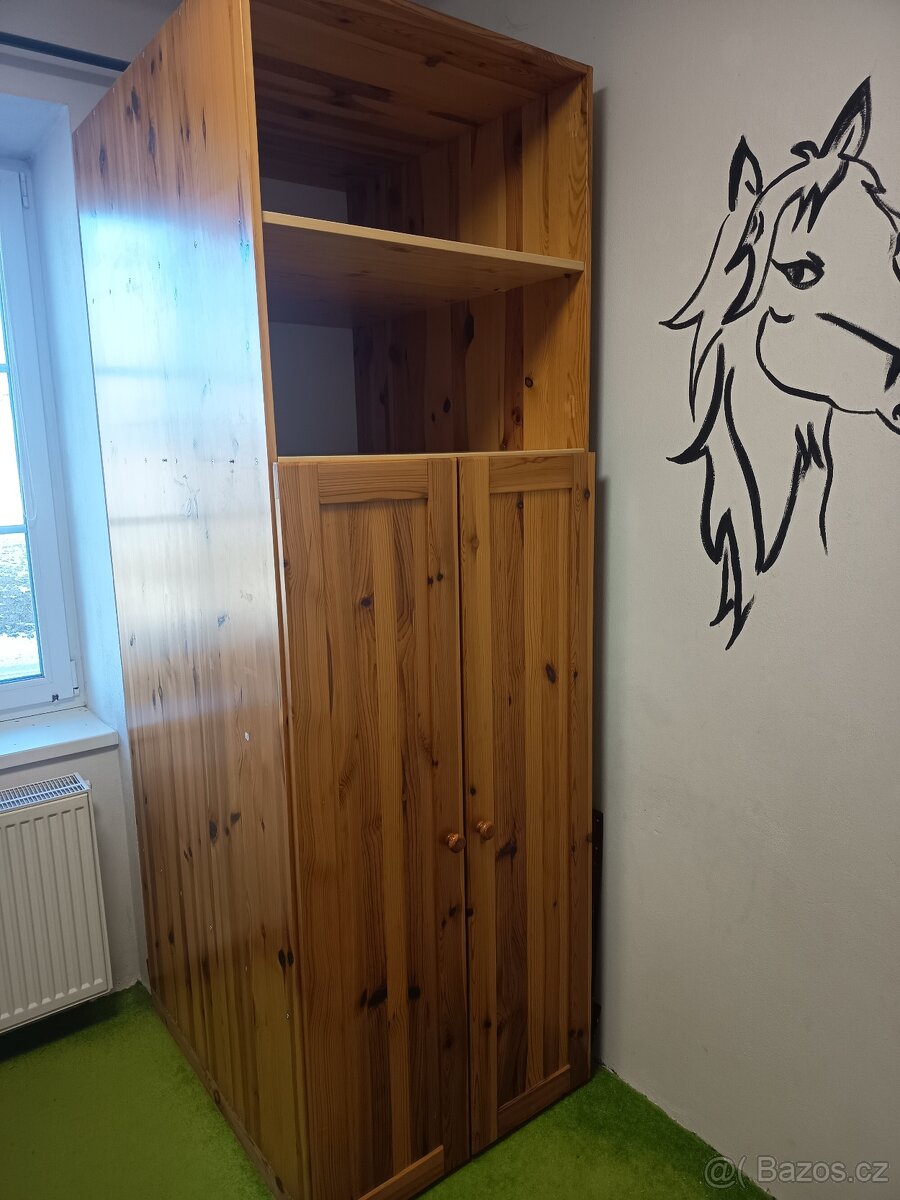 Velká skříň šatní masiv - 2