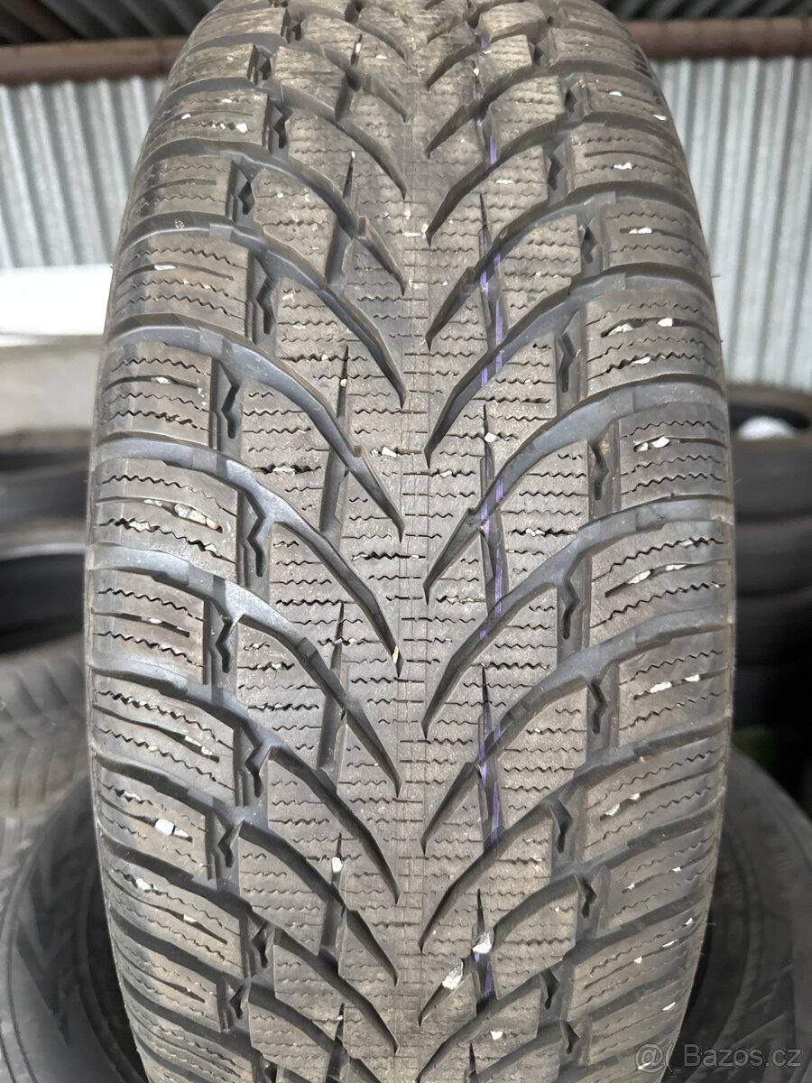 Zimní pneu 215/65/17 - 2