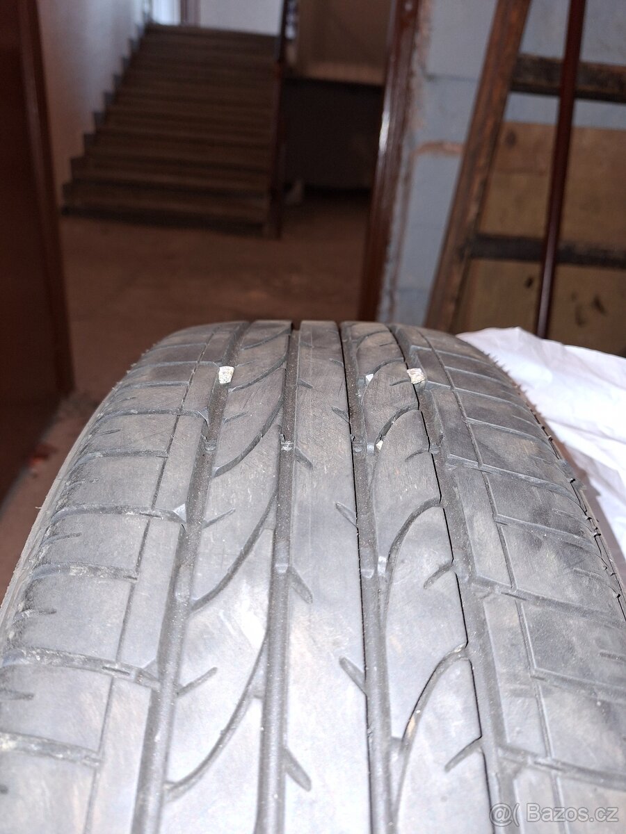 Letní pneu 215/60r17 - 2