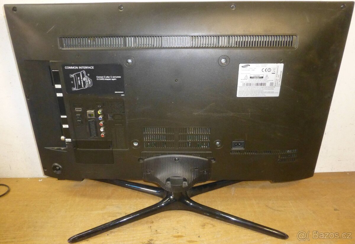 LED televize 80cm SAMSUNG, 32 palců, nemá DVBT2 - 2