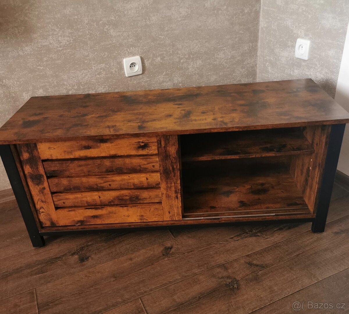 TV stolek v industriálním stylu - 2