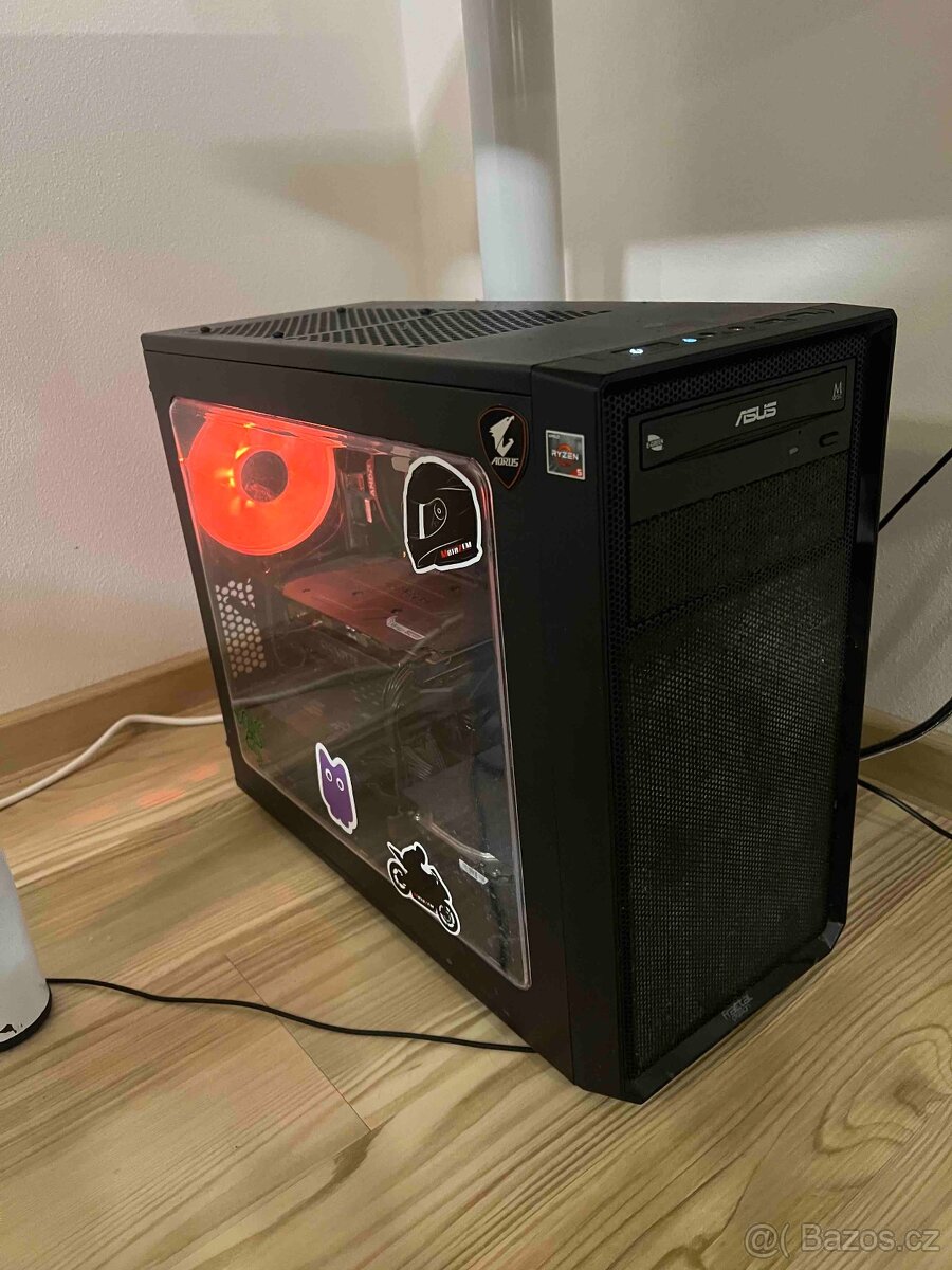 Stolní Počítač - 2