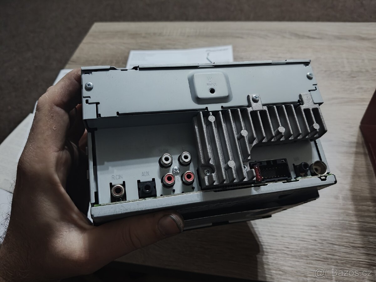 Autorádio pioneer DMH-G220BT - 2