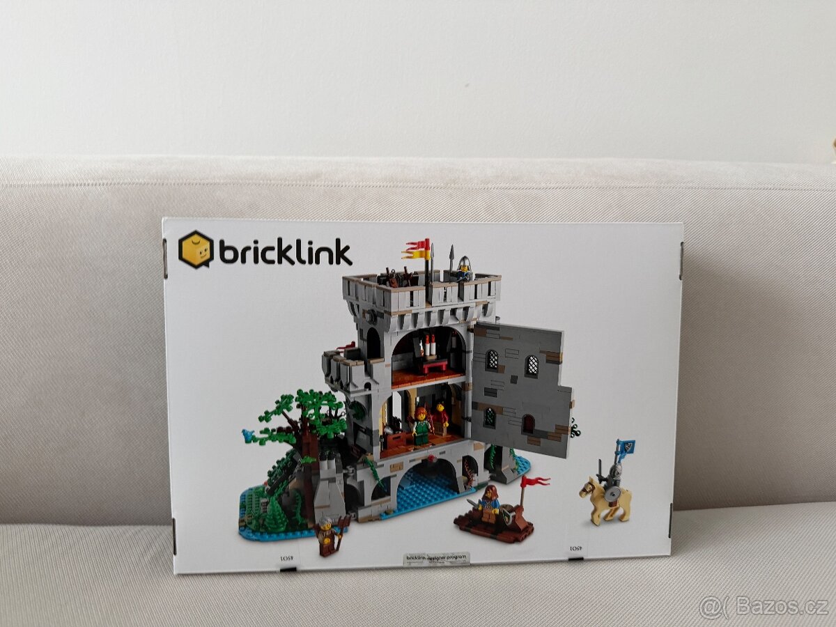 BRICKLINK 910001 LEGO Castle in the Forest - 2