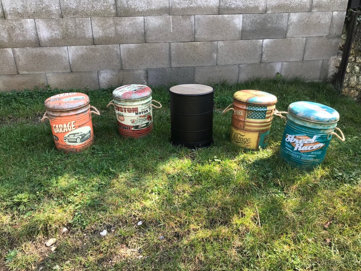 Souprava taburetů a sudu k posezení - 2