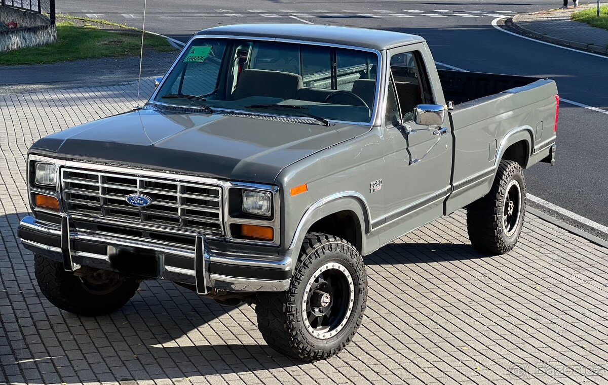Ford F250 4x4 manuál benzin 7,5l