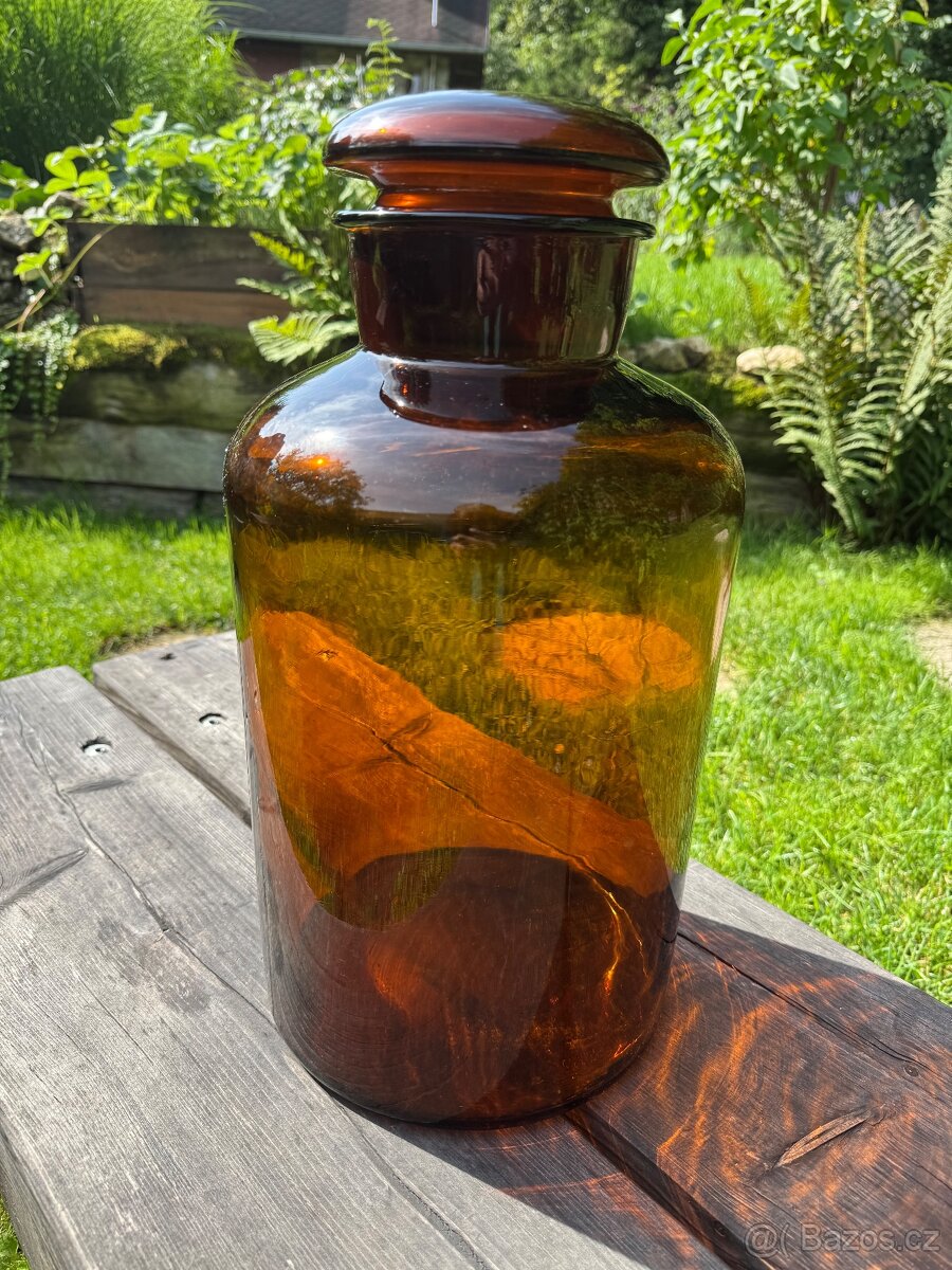 Velká skleněná lékárnická nebo skladovací dóza. - 2
