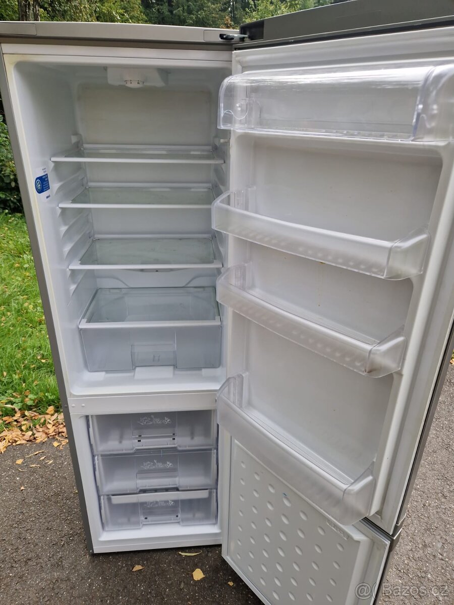 Lednice Beko stříbrná - 2