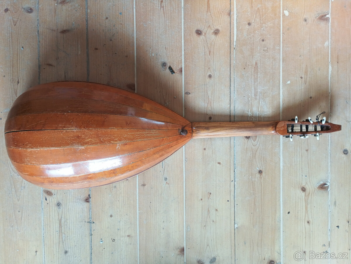 Kytarová loutna - 2