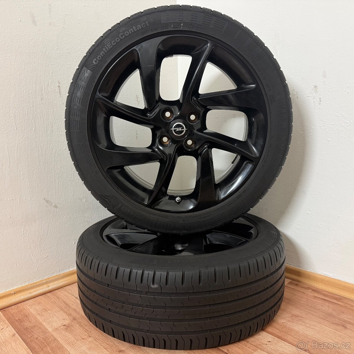 OPEL CORSA E 4x100 R17 ET44+LETNÍ 215/45R17 7/5mm - 2