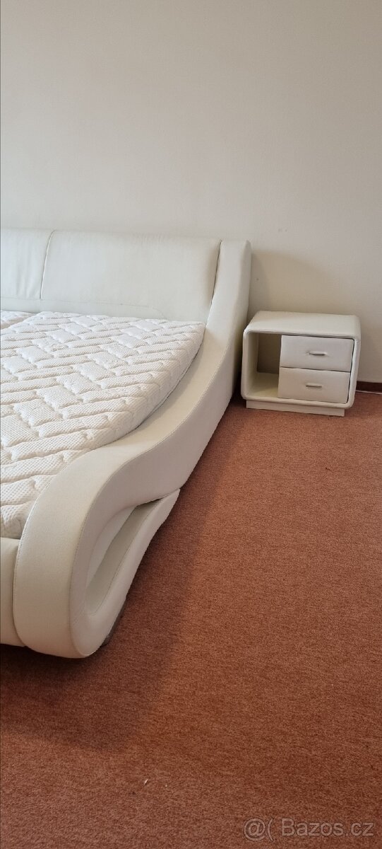 Designová manželská postel + noční stolky - 2