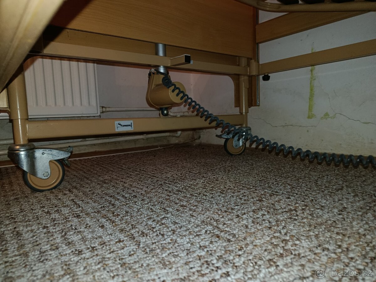 Zdravotní polohovací postel - 2