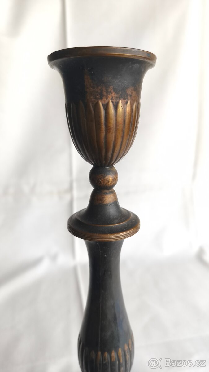 dva starožitné svícny - 2