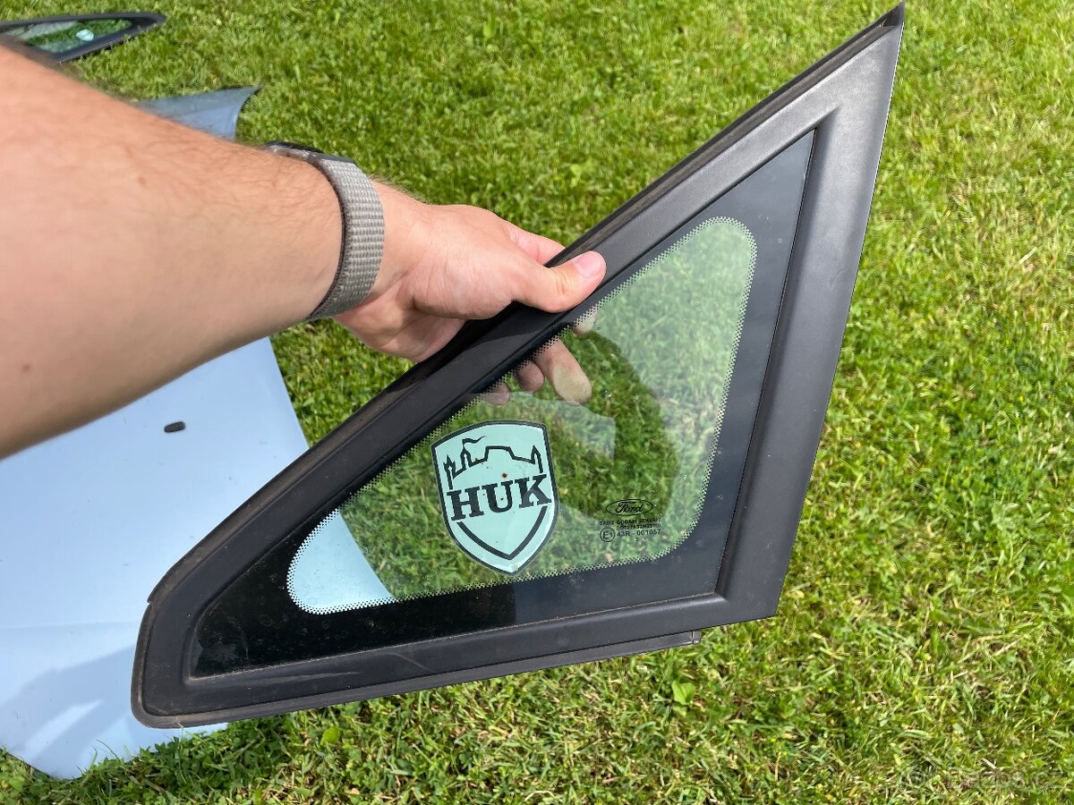 Sklo boční přední trojúhelník P+L Ford Focus C-Max - 2