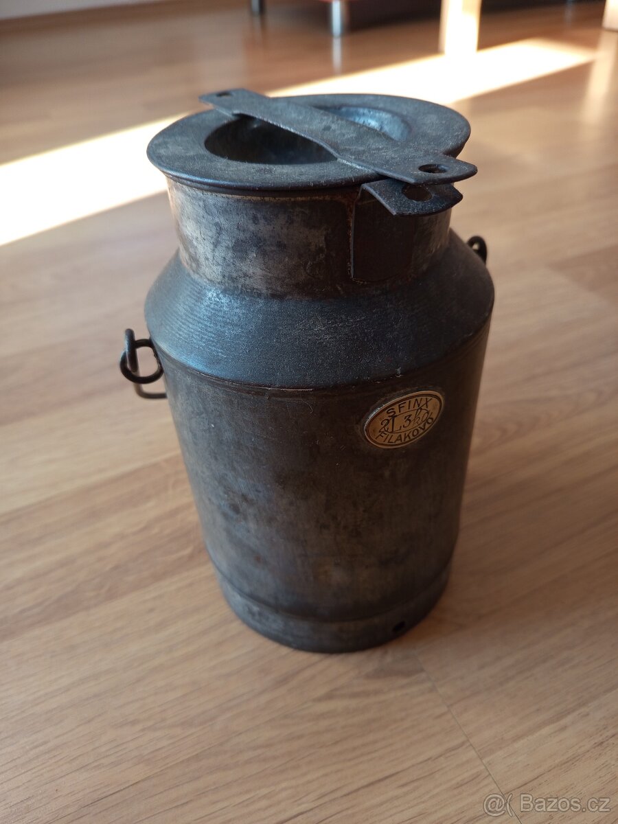 Stará konev na mléko - 2