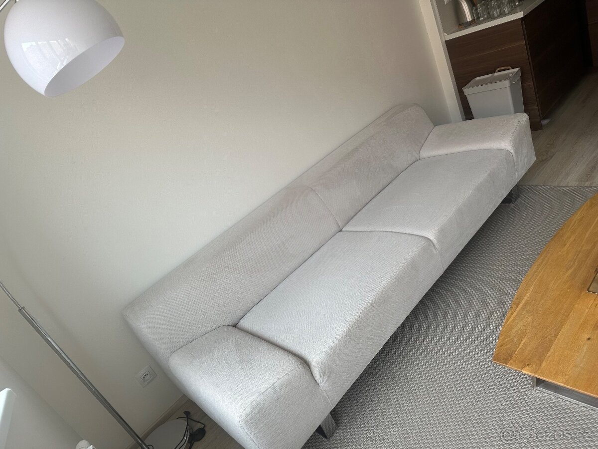 Třímístná pohovka - 2