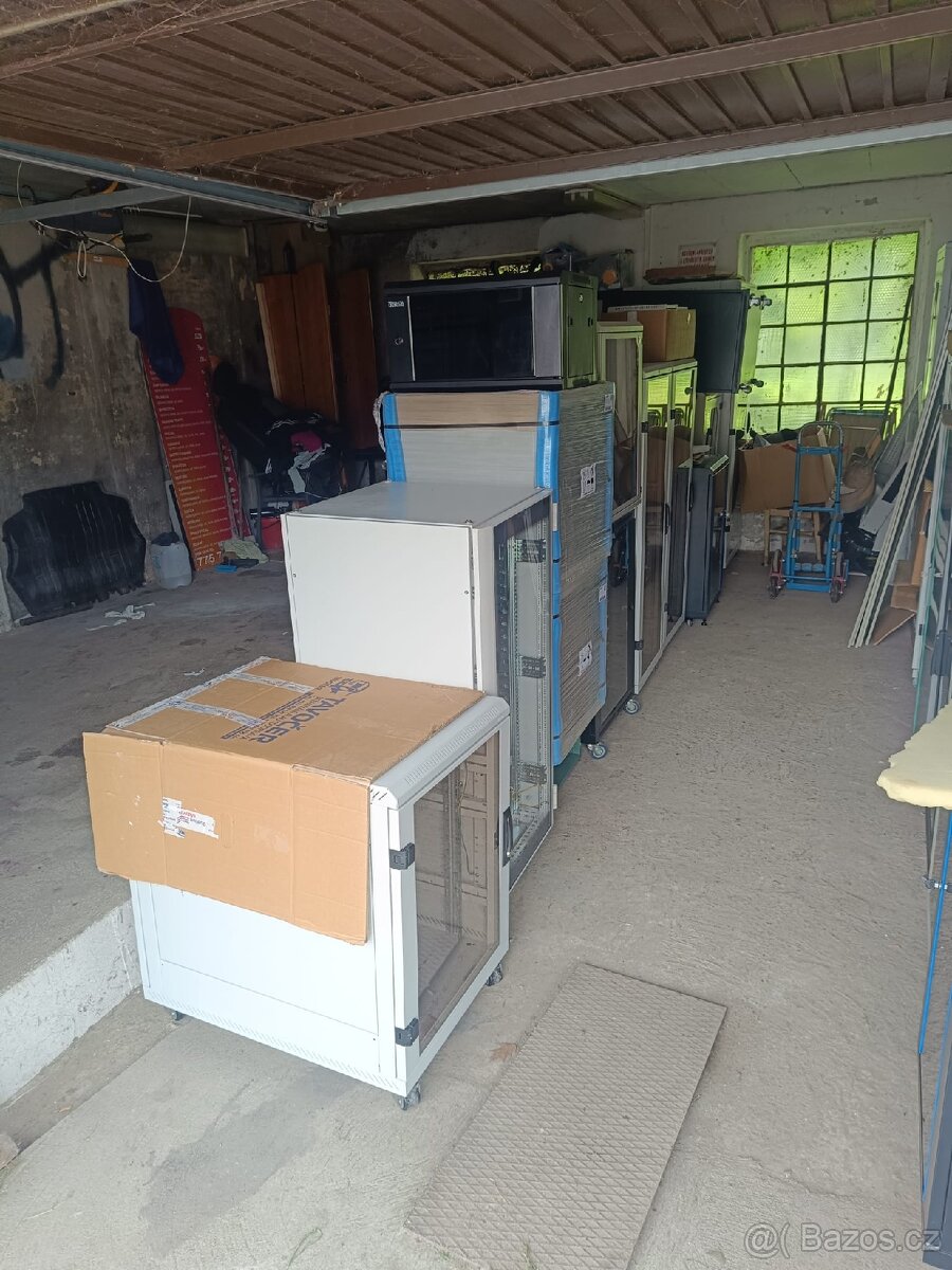 rack, serverová skříň, rozvaděč - 2