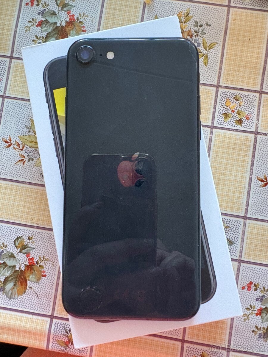 iPhone SE 2020 - 2