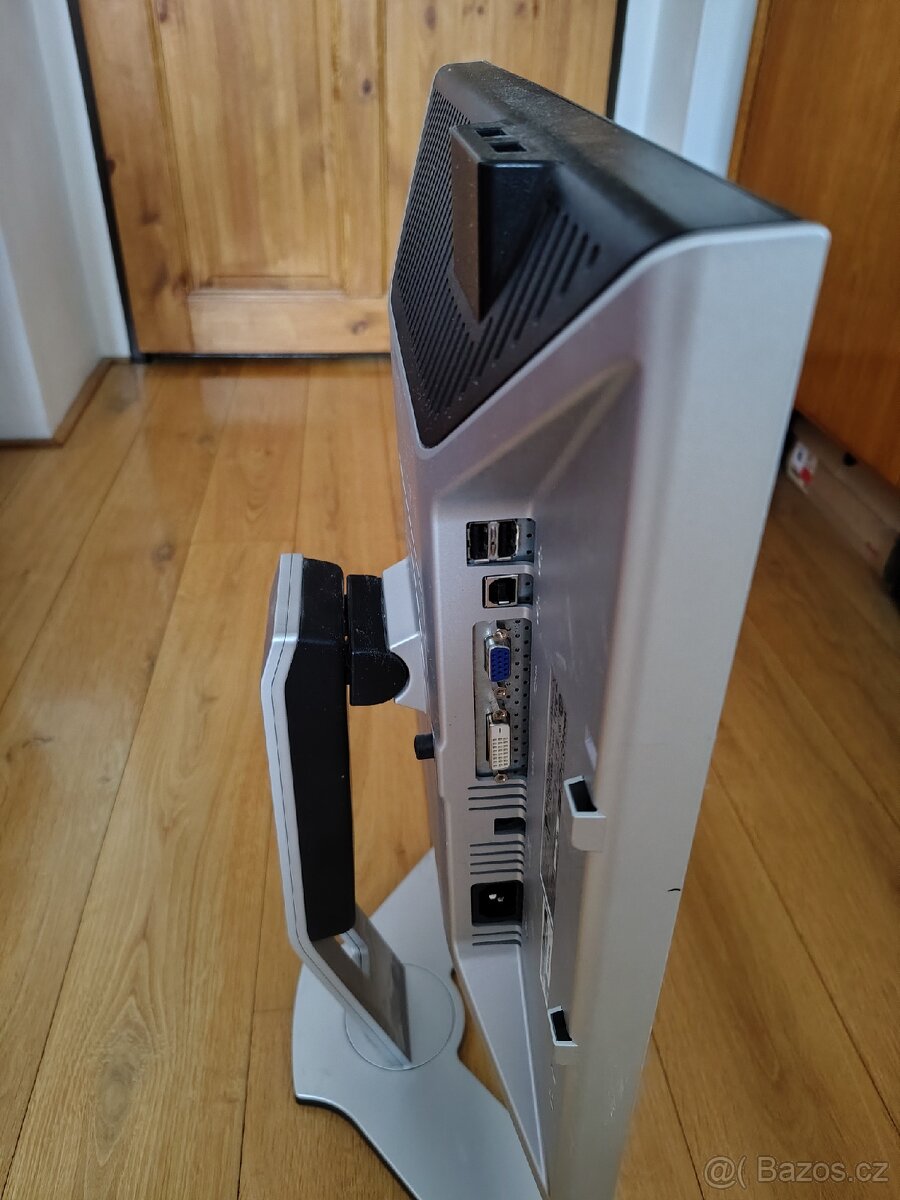 Dell Monitor 19 - 2
