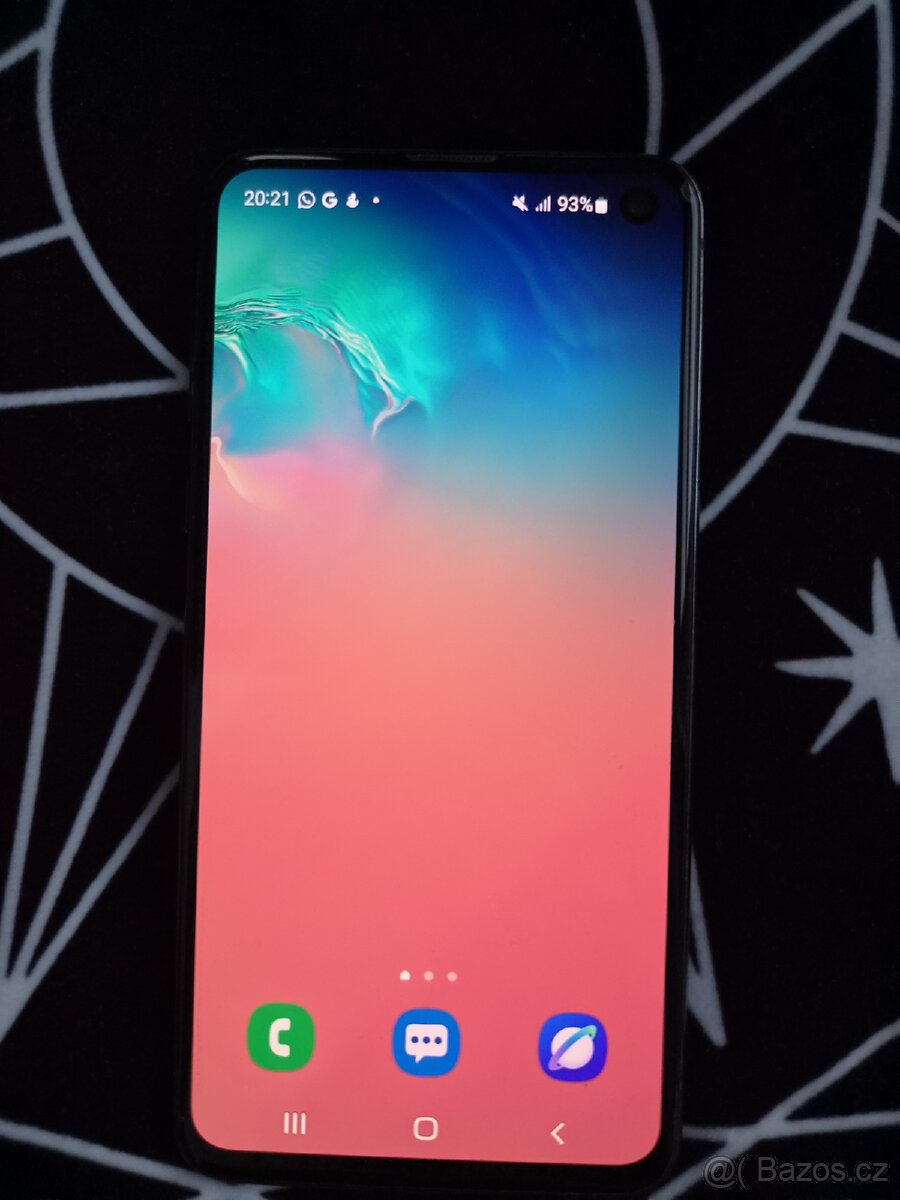 Samsung s10e 128 GB s příslušenstvím - 2