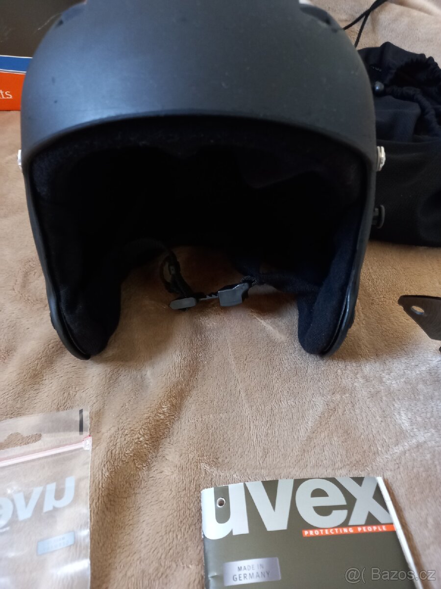 Lyžařská helma Uvex - 2
