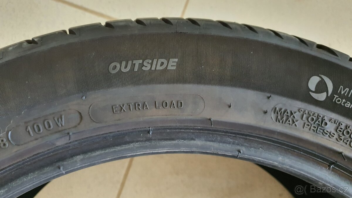 Michelin 245 45 18 - 2