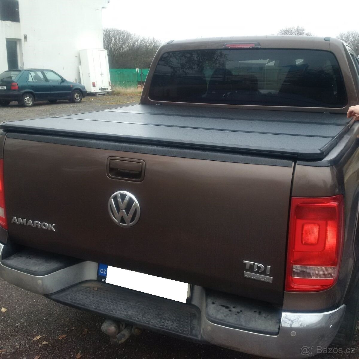 Kryt korby na Volkswagen Amarok - černý, hliník, 3 dílny