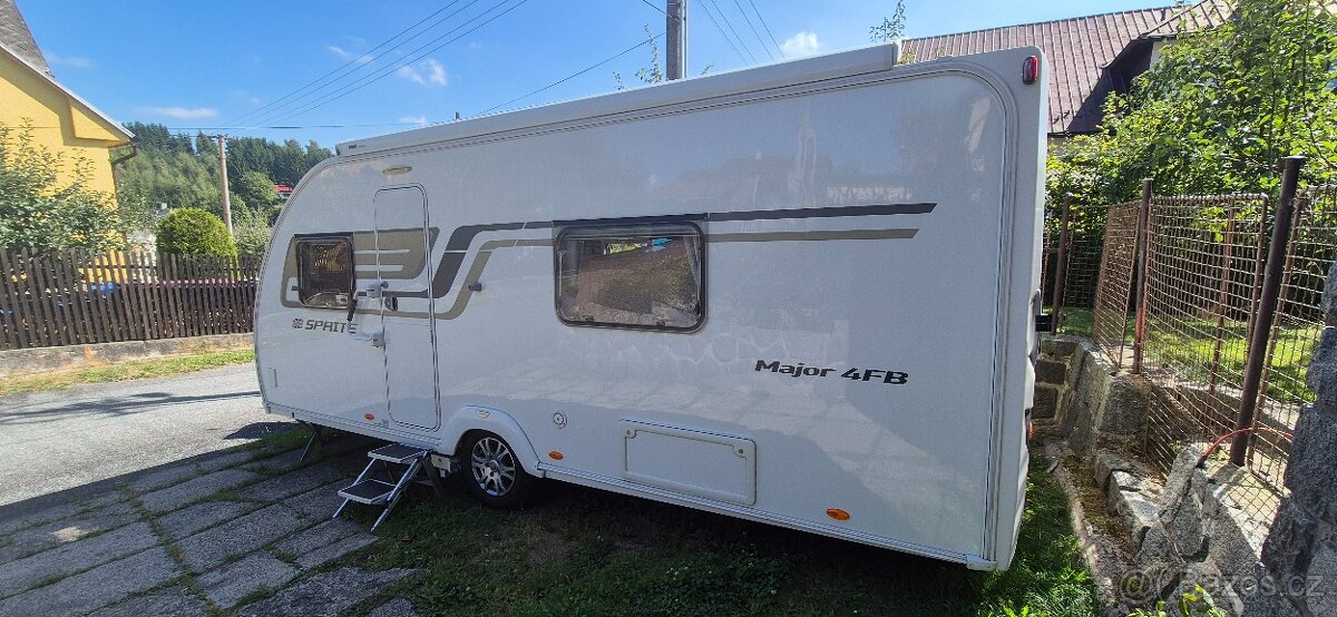 Obytný přívěs Swift Sprite Major 4 FB - plně vybavený - 2