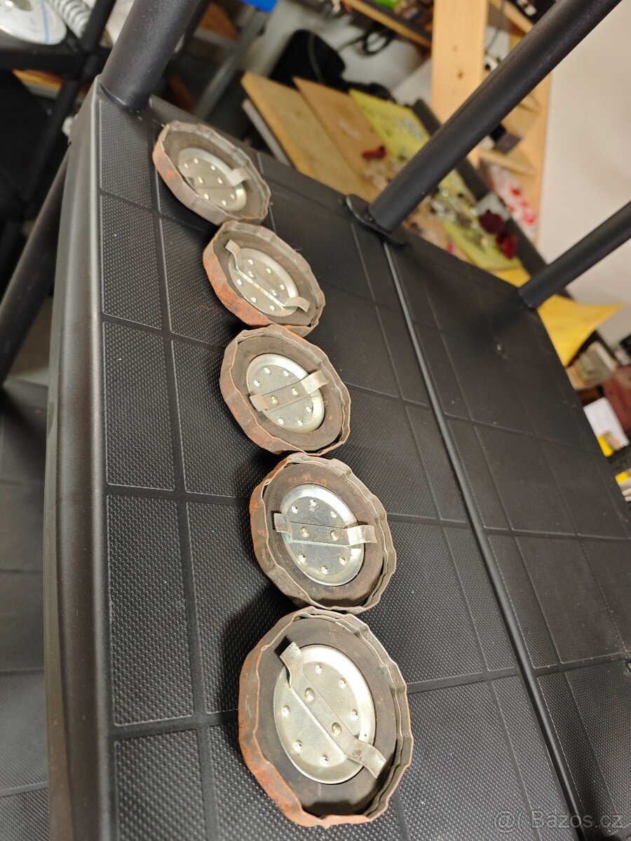 Víčko nádrže jawa - 2