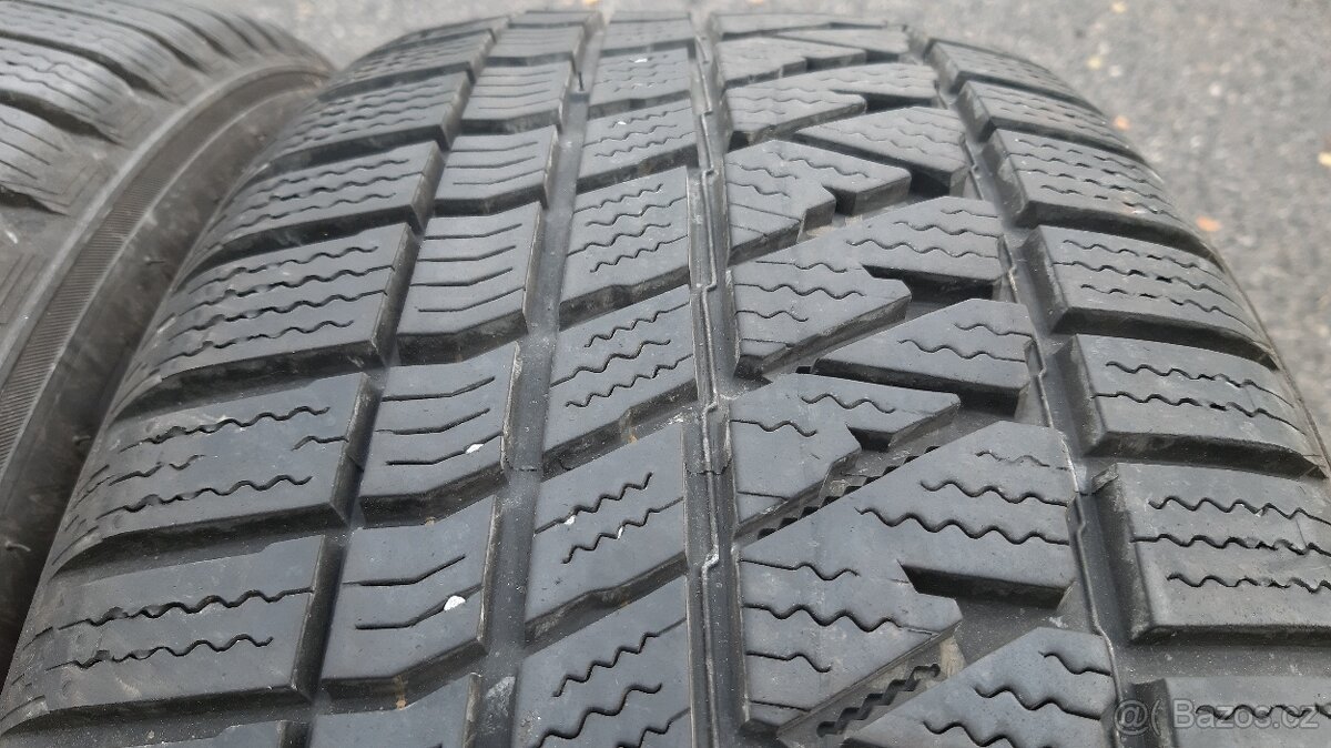 2ks Kumho WinterCraft WS71 235/55 R18 100H rok 2022 paradni - 2