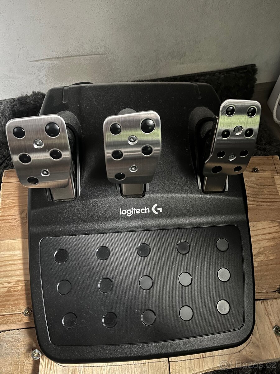 Logitech volant + řadicí paka - 2