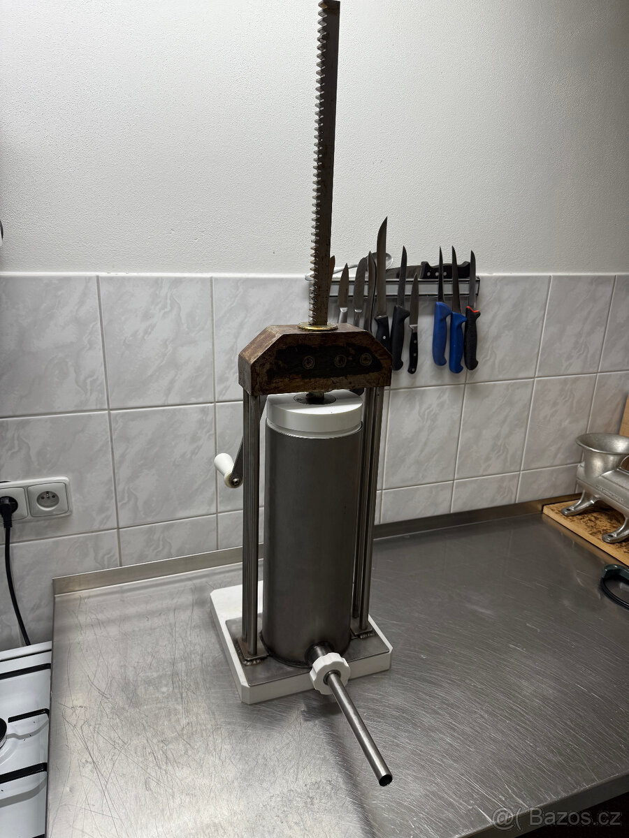 Plnička na klobásy - 2