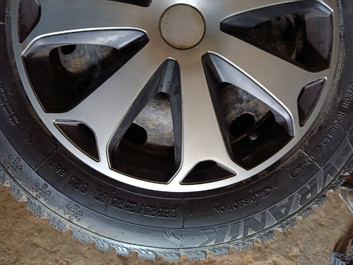 185/65-15 zimní+poklice - 2