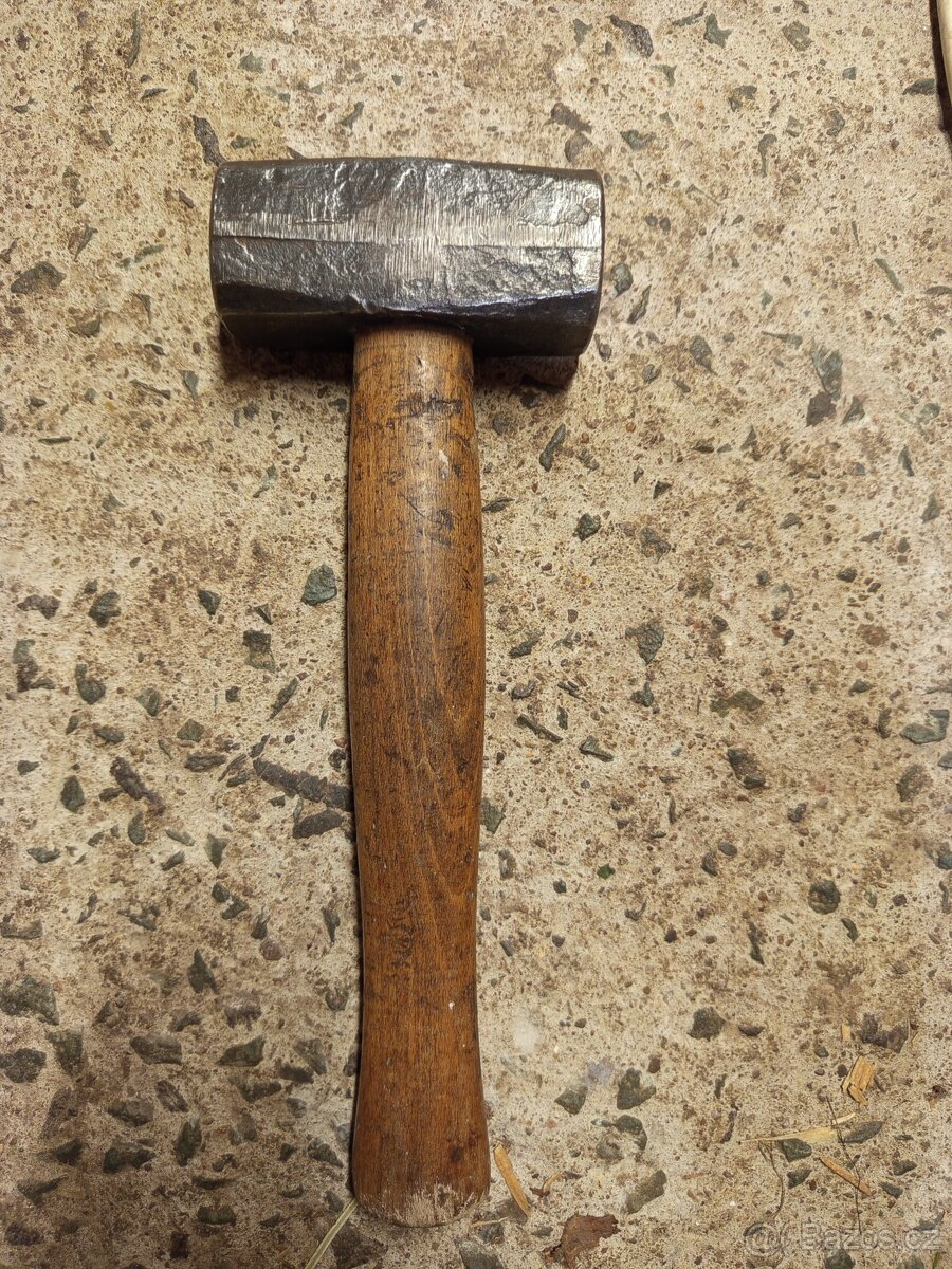 Staré kladivo - 2