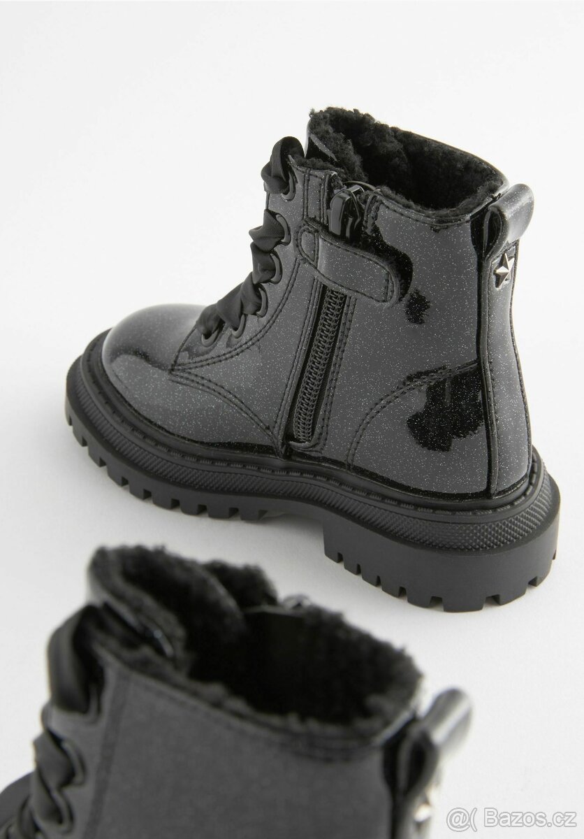 dívčí černé lesklé Next boty vel 30,5 - 2