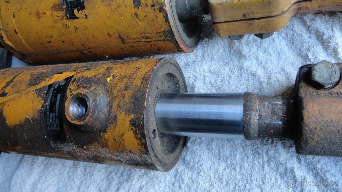 hydraulické pístnice Desta - 2