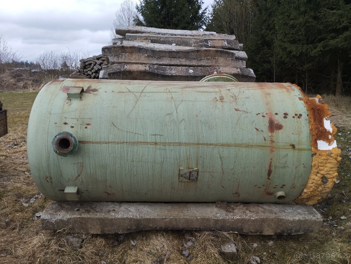 Nádrž , vzdušnik - 2