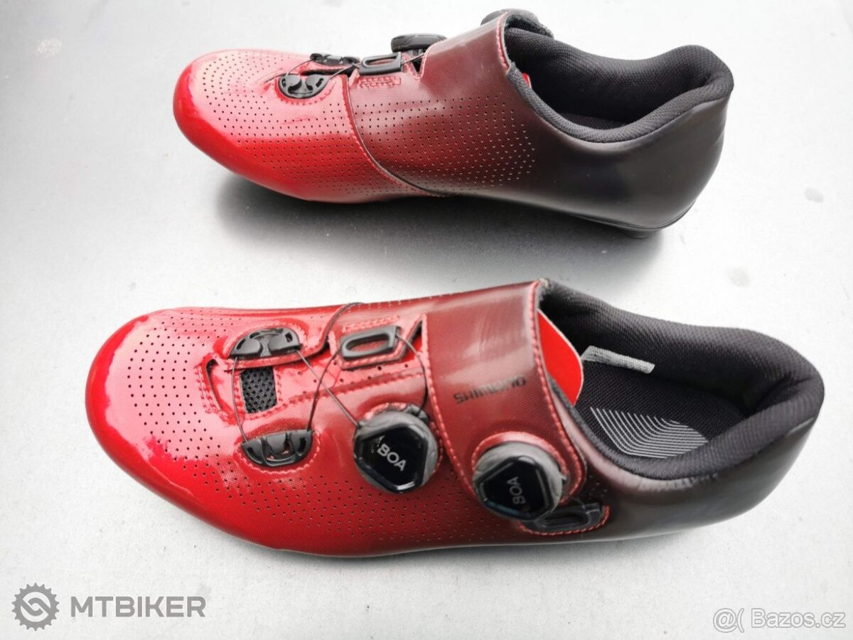 Tretry Shimano RC7 - 2