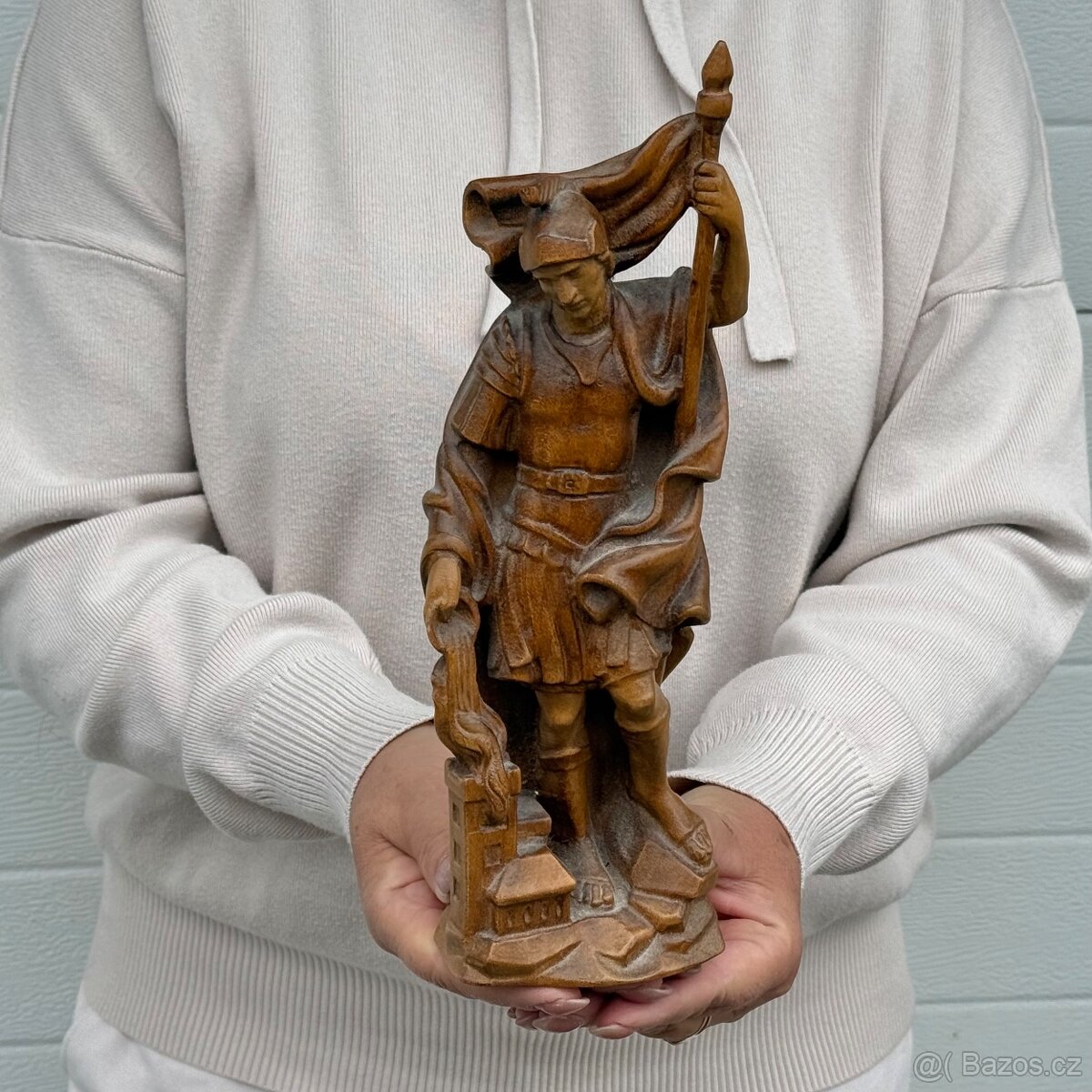 Dřevěná socha Svatý Florián pěkné detaily - 2