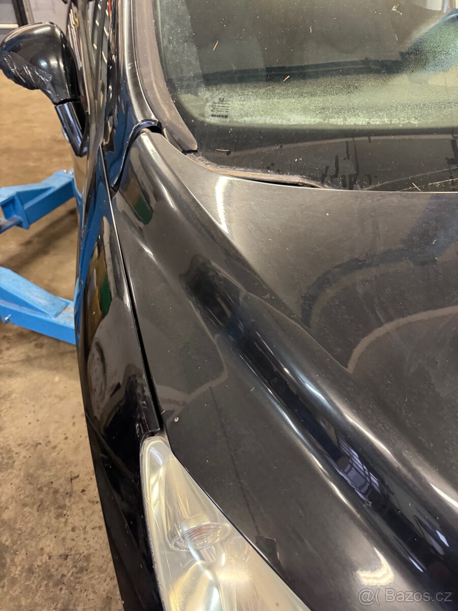 Peugeot 308, předek kód barvy KTV - 2