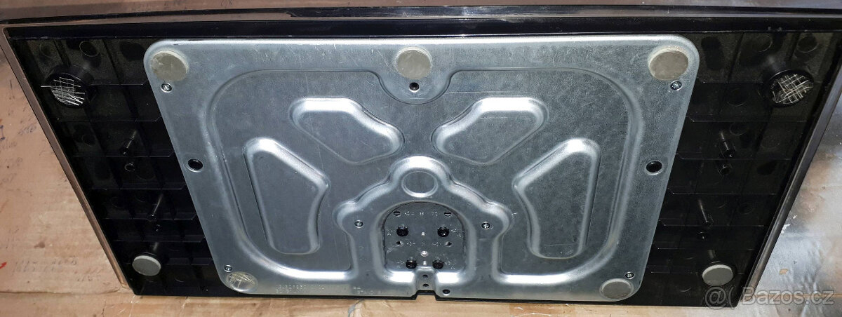 S04 Noha, stojan ED TV LG 32LV4500 - 2