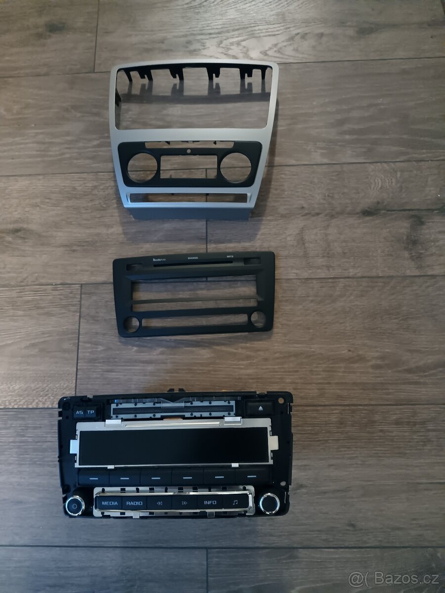 Autorádio Škoda Octavia 2 FL s BT - 2