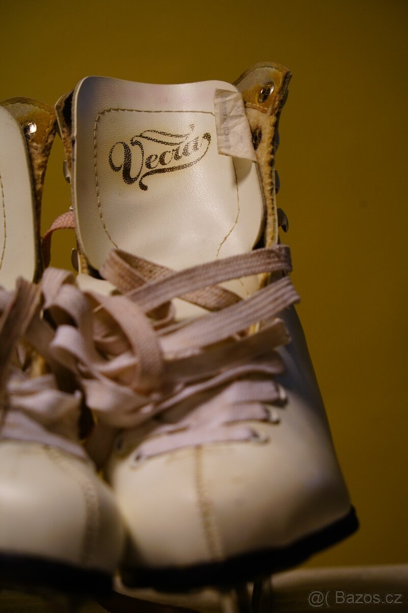 Dámské lední brusle Vecra (vel. 37) - 2