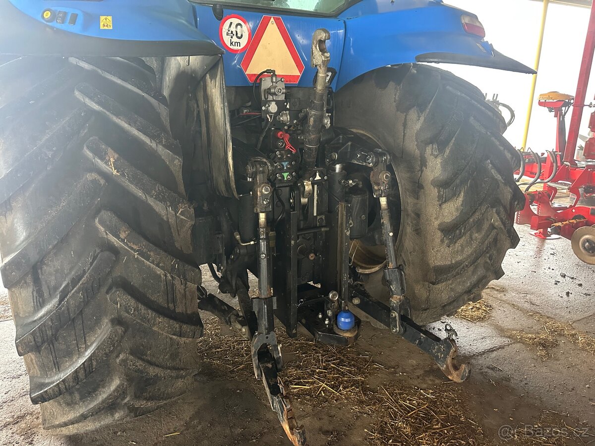 New Holland T8.330 - 2