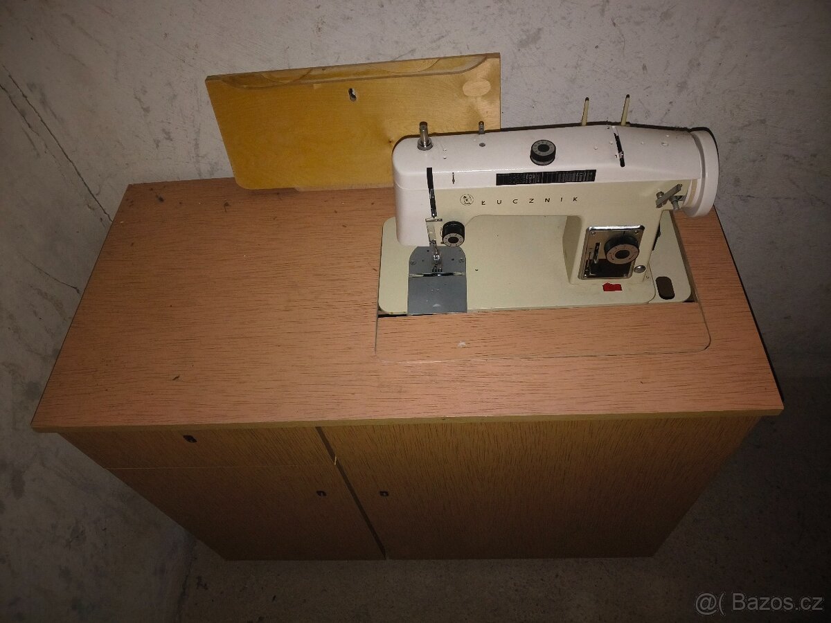 Šicí stroj - 2
