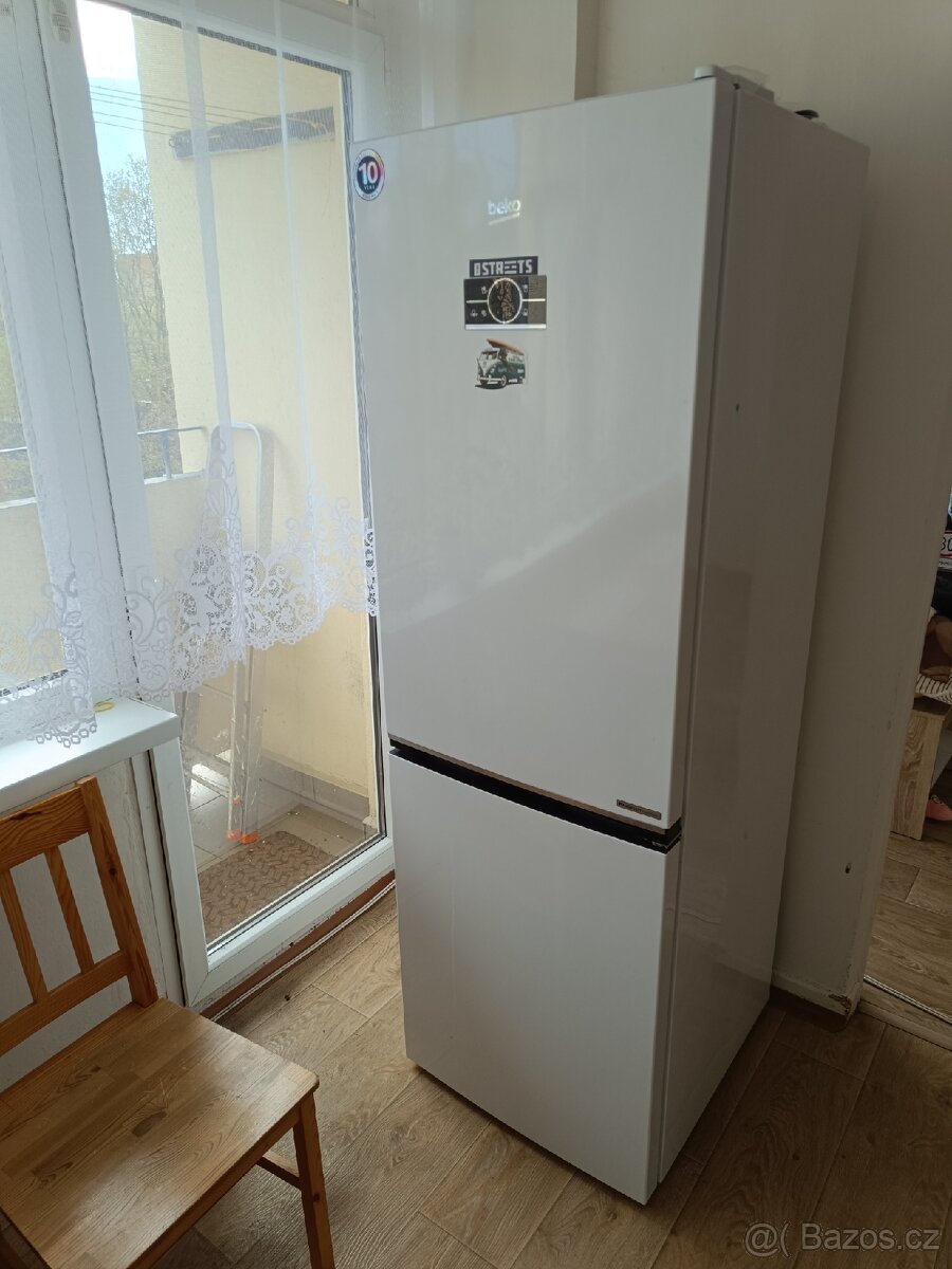Lednice s mrazákem Beko B5RCNA406HW - 2