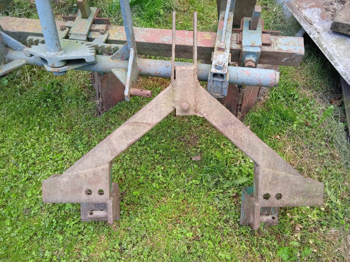 Tříbodový zaves - 2