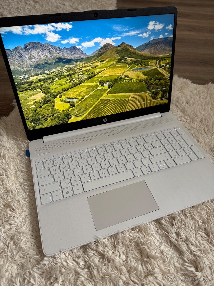 Prodám notebook HP 15s - 2
