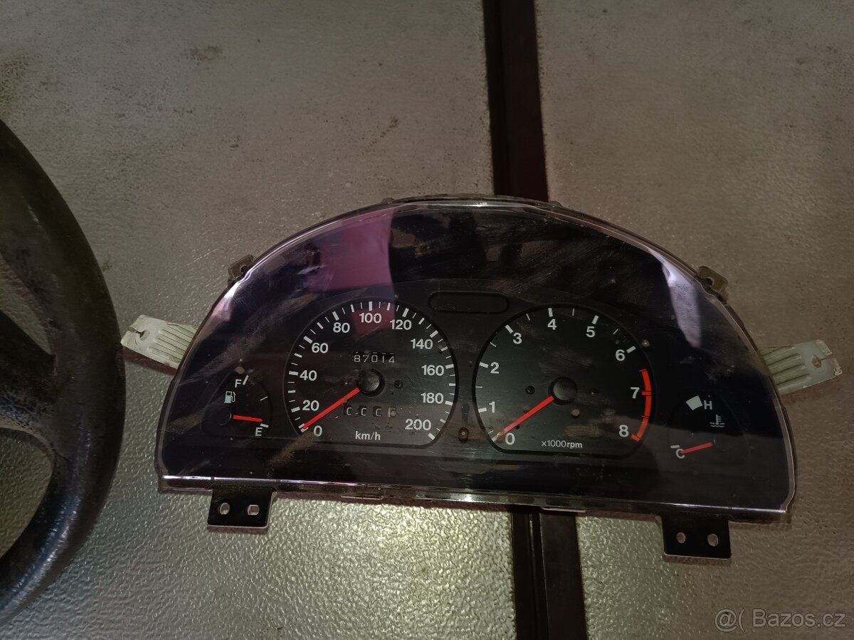 Pár dílů na Suzuki Swift - 2